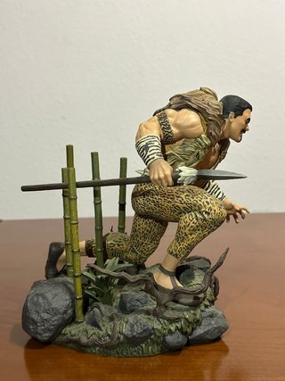 Figura Kraven el Cazador Marvel – Diamond Select