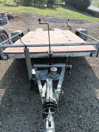 Remolque plataforma en perfecto estado