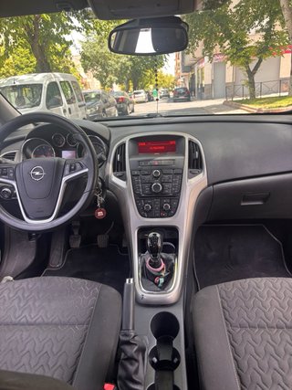 Opel Astra 2013