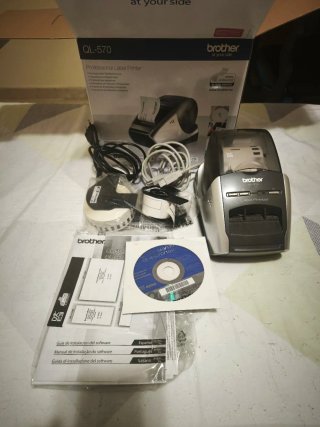 Impresora de etiquetas Brother QL-570