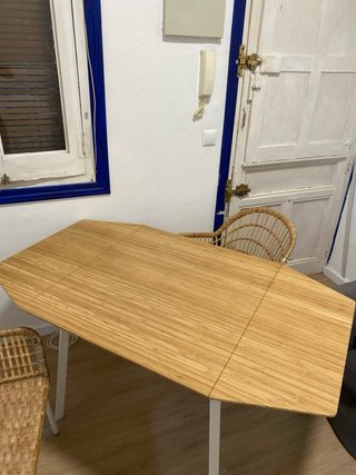 Conjunto de mesa extensible junto con dos sillas