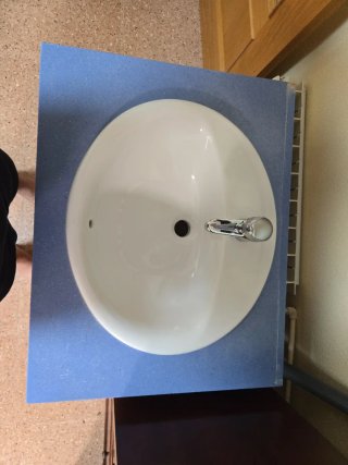 Mueble de baño con lavabo y cajones