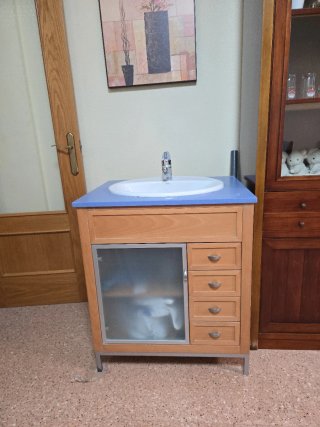 Mueble de baño con lavabo y cajones