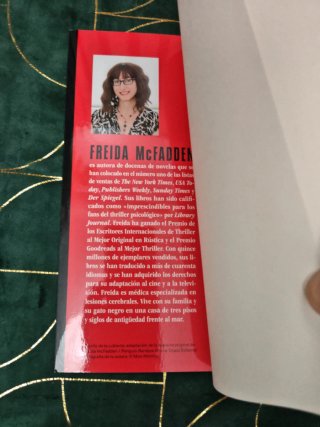 Tras la puerta