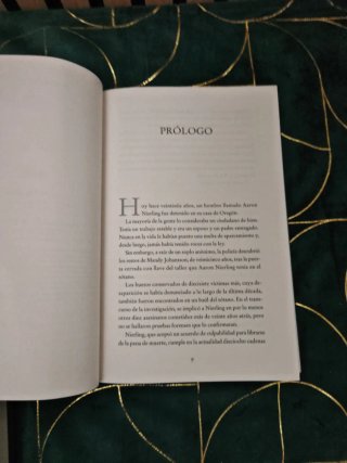 Tras la puerta