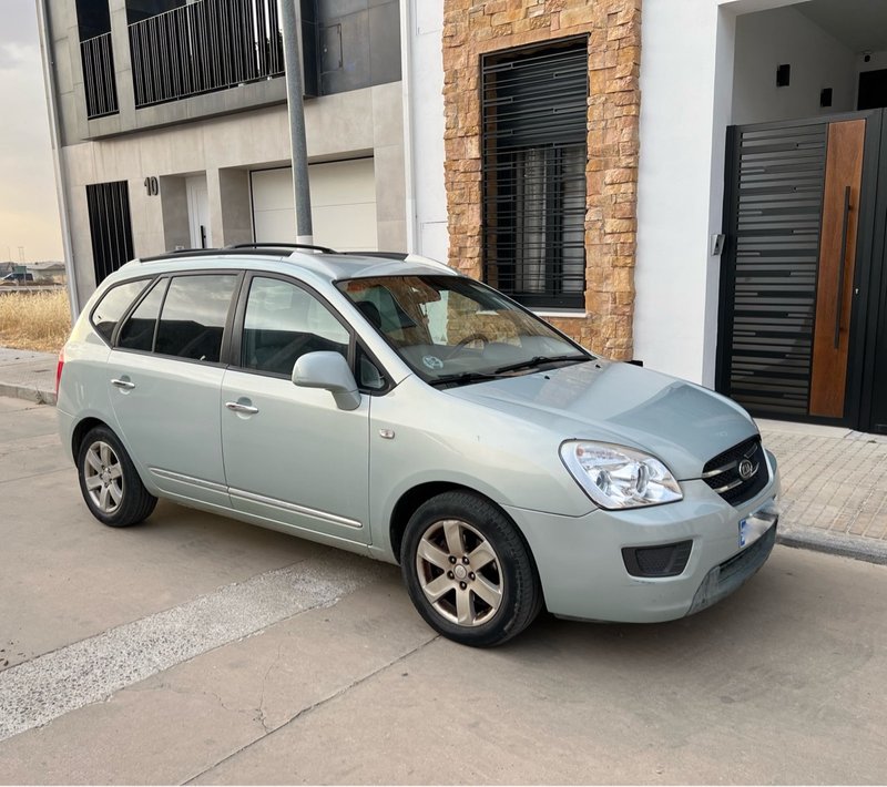 KIA CARENS 2006 - foto 1