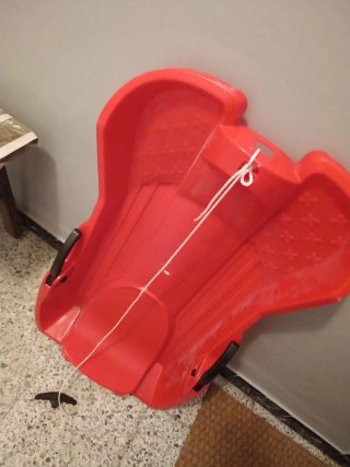 Trineo rojo infantil