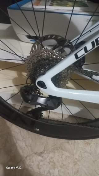 Bicicleta de carretera Cube