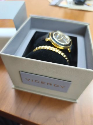 Reloj mujer Viceroy Piel Negro y Pulsera Dorada