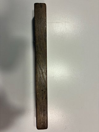 Nivel antiguo de madera