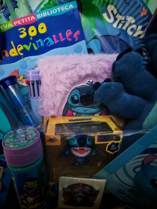 Lote productos Stitch Disney nuevos.