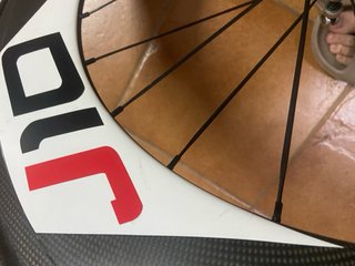 Rueda trasera carbono perfil alto