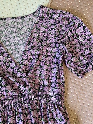 Pull&Bear Top Flores Cuello Pico Talla M