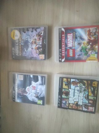 Lote 4 juegos PS3: GTA V, Minecraft, FIFA 18, LEGO