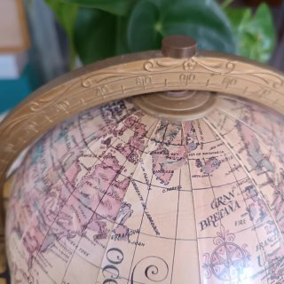 Globo terráqueo cubitera decorativo