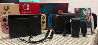 Nintendo Switch Rosa y Amarilla