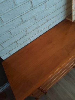 Cómoda de pino con 4 cajones