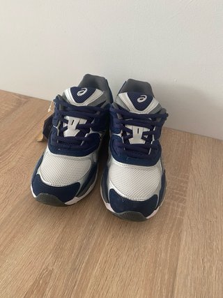 Zapatillas Asics Azul y Blanco