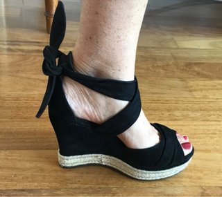 Sandalias UGG Negras Cuña