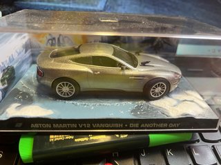 Aston Martin V12 Vanquish 1:43 Die Another Day