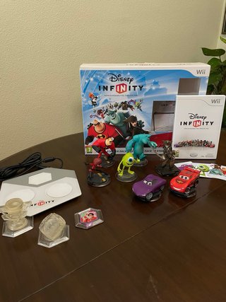 Lote “Nintendo Wii” con juegos, figuras y más!