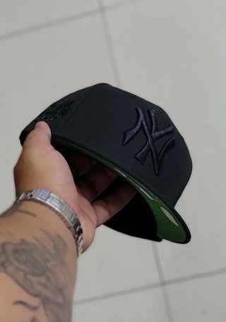 Gorra New Era Yankees Negra y Verde