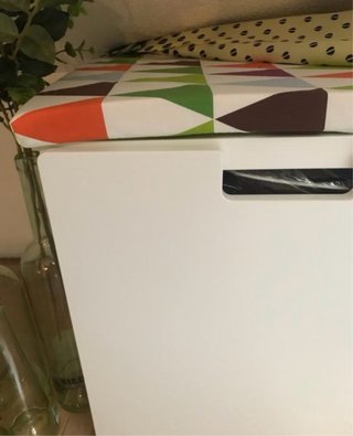 Banco infantil Ikea con cajón
