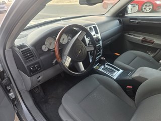 Chrysler 300 Fúnebre | 93.000 km | Elegancia única