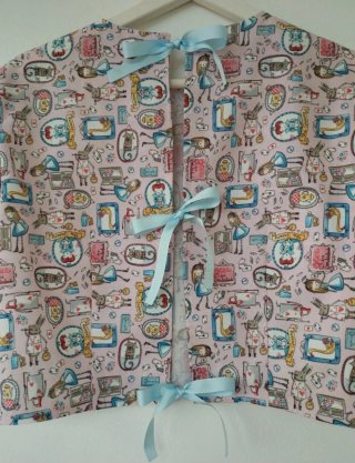 Camisa hecha a mano Alice in Wonderland