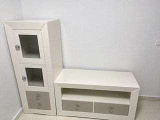 Conjunto Mueble TV y Vitrina