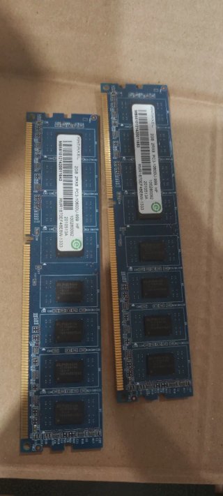 2x Módulos RAM 2GB DDR3 PC3-10600U