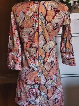 Vestido ALMATRICHI estampado, bordado caracolas.