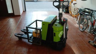 Traspaleta Eléctrica cesab