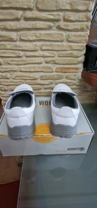 Zapatos de seguridad WORKTEAM blancos y grises