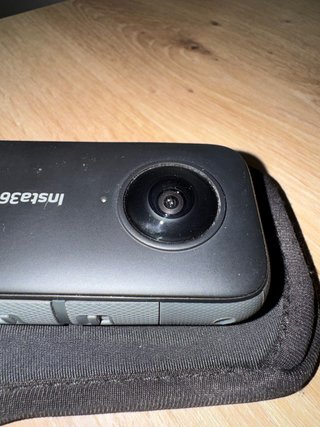 Insta360 ONE X2 con funda