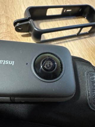 Insta360 ONE X2 con funda