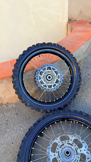 Llantas YZ 125