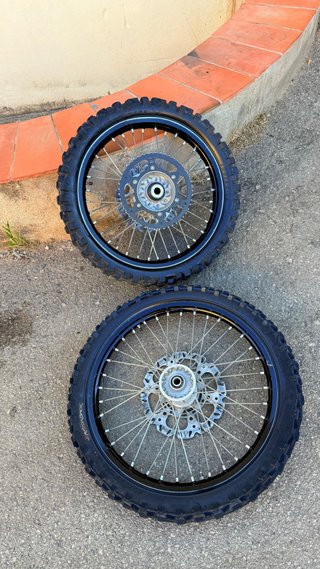 Llantas YZ 125