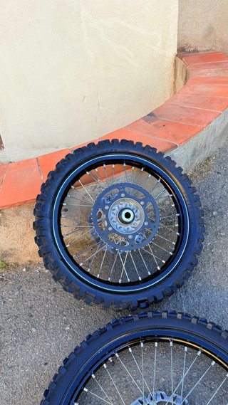 Llantas YZ 125