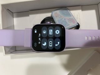 Reloj Inteligente Morado ALE-HOP sin usar