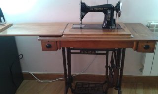 Máquina de coser Sigma antigua