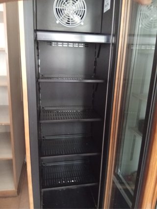 Cámara frigorífica de madera y cristal Mostrador