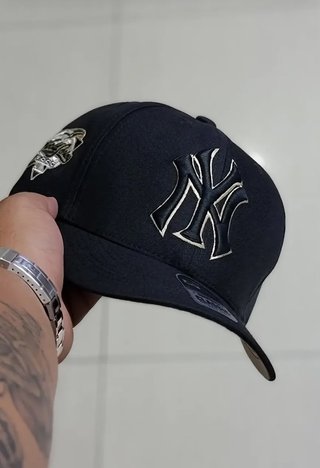 Gorra New Era Yankees Negra y Plateada