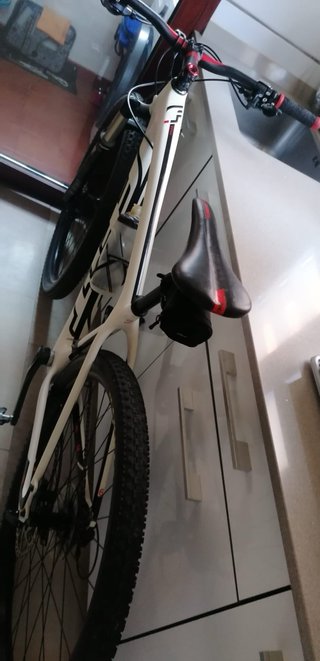 Bicicleta de Montaña Felt Blanca