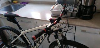 Bicicleta de Montaña Felt Blanca