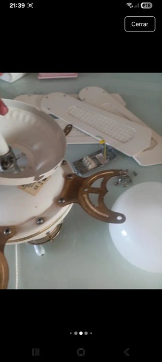 Ventilador de techo oro y blanco