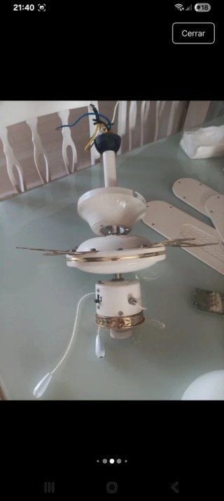 Ventilador de techo oro y blanco