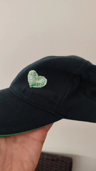 Cappello donna cotone con cuore paillettes