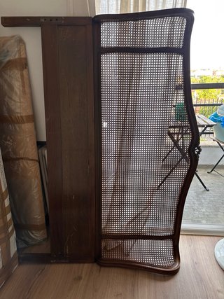 Cabezal cama madera y ratán antiguo