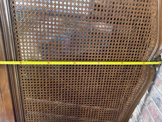 Cabezal cama madera y ratán antiguo